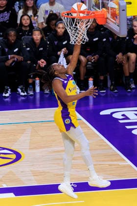 September 24, 2026, Los Angeles, California, USA: Nneka Ogwumike 30 of the Los Angeles Sparks completes a layup during their regular season WNBA, Basketball Damen, USA game against the Golden State Valkyries on Thursday September 24, 2026 at Crypto.com Arena in Los Angeles, California. Sparks lose to Valkyries, 75-76. ARIANA RUIZ PI Los Angeles USA - ZUMAp124 20260924_zaa_p124_052 Copyright: xArianaxRuizx