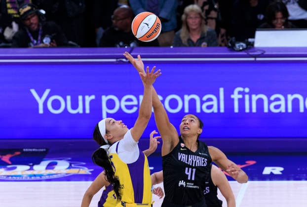 September 24, 2026, Los Angeles, California, USA: Dearica Hamby 5 of the Los Angeles Sparks and Kiah Stokes 41 of the Golden State Valkyries tip off during their regular season WNBA, Basketball Damen, USA game on Thursday September 24, 2026 at Crypto.com Arena in Los Angeles, California. Sparks lose to Valkyries, 75-76. ARIANA RUIZ PI Sparks Lose To Valkyries, 75-76  - ZUMAp124 20260924_zaa_p124_058 Copyright: xArianaxRuizx
