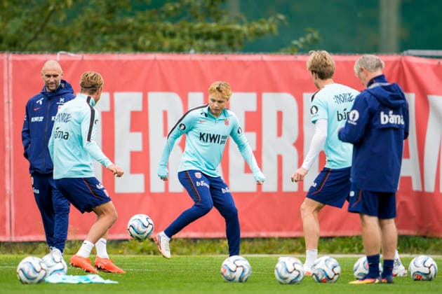 Training with the Norwegian Men s National Soccer Team, Oslo, Lillestrøm, September 25, 2026: Norway s Andreas Schjelderup during a training session with Norway s men s national soccer team following the Nations League match against Denmark. Photo by Stian Lysberg Solum, NTB, Oslo, Lillestrøm. EDITORIAL USE ONLY. RESTRICTED USE FOR BETTING COMPANIES.  Copyright: xStianxLysbergxSolumx xNTBx