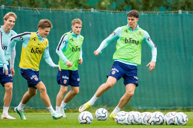 Training with the Norwegian Men s National Soccer Team, Oslo, Lillestrøm, September 25, 2026. Norway s Kristian Thorstvedt, David Moller Wolfe, Fredrik Sjovold, and Jorgen Strand Larsen during a training session with Norway’s men’s national soccer team following the Nations League match against Denmark. Photo by Stian Lysberg Solum, NTB, Oslo, Lillestrøm. EDITORIAL USE ONLY. RESTRICTED USE FOR BETTING COMPANIES Copyright: xStianxLysbergxSolumx xNTBx