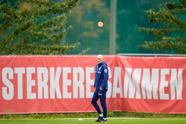 Training session with Norway s men s national soccer team, Oslo, Lillestrøm 20260925 Norway s national team coach Stale Solbakken during a training session with Norway s men s national soccer team following the Nations League match against Denmark. Photo: Stian Lysberg Solum, NTB, Oslo, Lillestrøm. EDITORIAL USE ONLY. RESTRICTED USE FOR BETTING COMPANIES  Copyright: xStianxLysbergxSolumx xNTBx