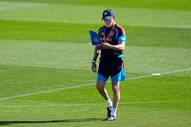 September 25, 2026, Las Rozas, Madrid, Spain: Luis de la Fuente during the training session of Spain Team ahead their UEFA Nations League matches at Ciudad del Futbol on September 25, 2026, in Las Rozas, Madrid, Spain. Las Rozas Spain - ZUMAa181 20260925_zaa_a181_006 Copyright: xOscarxJ.xBarrosox