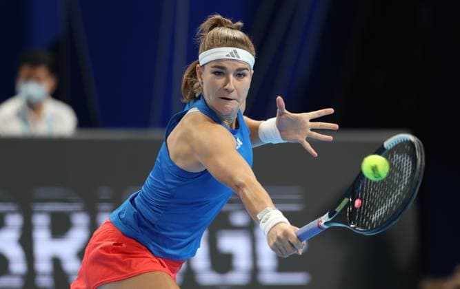 Czech Karolina Muchova pictured in action during the tennis match between Jessica Bouzas Maneiro of Spain and Karolina Muchova of Czech Republic in the Semi Finals of the Billie King Cup tournament, on Friday 25 September 2026 in Shenzhen, China. VIRGINIExLEFOUR  x187780683x