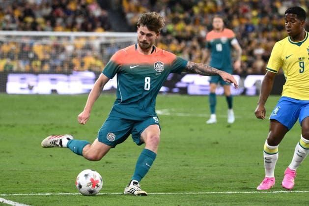 SOCCER AUSTRALIA BRAZIL, Connor Metcalfe of the Socceroos takes a shot during the Queensland Football Series International Friendly, Länderspiel, Nationalmannschaft match between the Socceroos and Brazil at Queensland Country Bank Stadium in Townsville, Friday, September 25, 2026. ( NO ARCHIVING, EDITORIAL USE ONLY TOWNSVILLE QUEENSLAND Australia  Copyright: xJONOxSEARLEx 20260925118677869031