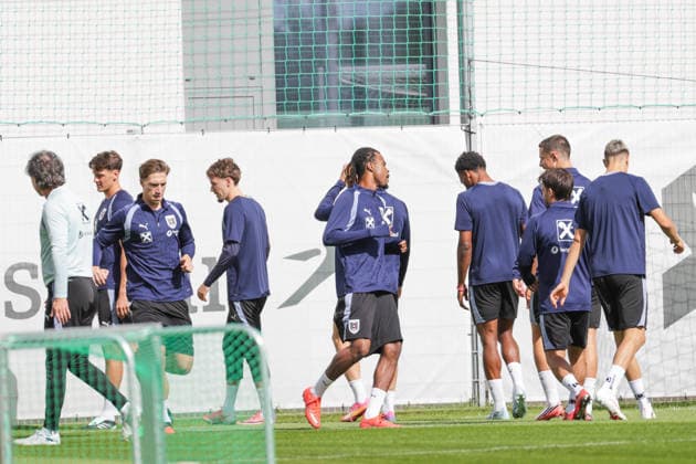 SOCCER - NL, AUT vs KOS VIENNA,AUSTRIA,25.SEP.26 - SOCCER - UEFA Nations League, group stage, OEFB international match, Länderspiel, Nationalmannschaft Austria vs Kosovo, preview, training team AUT. Image shows the team of AUT during warm up.  GEPAxpictures xDavidxBitzan