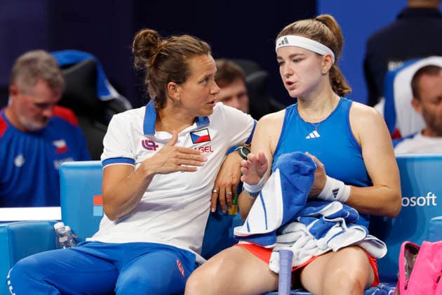 Non-playing captain Barbora Strycova and Karolina Muchova, a Czech tennis player, during the Czech Republic vs. Spain match in the semifinals of the 2026 Billie Jean King Cup on September 25, 2026, in Shenzhen, China. (CTKxPhoto PavelxLebeda) CTKPhotoF202609250008501  CTKPhotoF202609250008501