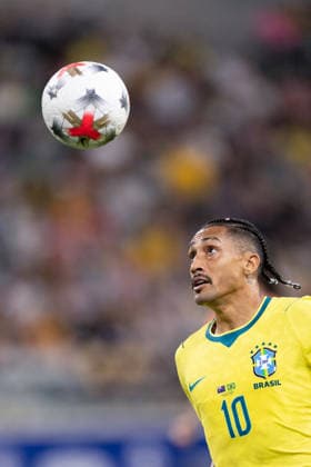 TOWNSVILLE, AUSTRALIA - SEPTEMBER 25: Raphinha of Brazil looks on during the International Friendly, Länderspiel, Nationalmannschaft football match between Australia and Brazil at Queensland Country Bank Stadium on September 25, 2026 in Townsville, Australia. (Photo by Ricardo Nogueira Sports Press Photo) Copyright: xRicardoxNogueira SportsxPressxPhotox Sportspressphoto_SPR239143