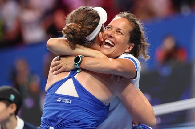 Czech Linda Noskova celebrates after winning the tennis match between Cristina Bucsa of Spain and Linda Noskova of Czech Republic in the Semi Finals of the Billie King Cup tournament, on Friday 25 September 2026 in Shenzhen, China. VIRGINIExLEFOUR  x187789898x