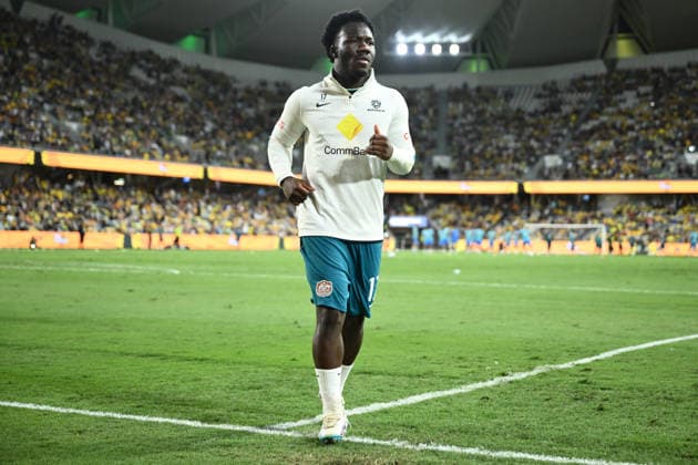 SOCCER AUSTRALIA BRAZIL, Nestory Irankunda of Australia warms up during the Queensland Football Series International Friendly, Länderspiel, Nationalmannschaft match between the Socceroos and Brazil at Queensland Country Bank Stadium in Townsville, Friday, September 25, 2026. ( NO ARCHIVING, EDITORIAL USE ONLY TOWNSVILLE QUEENSLAND Australia  Copyright: xMATTxTAYLORx 20260925126308600291