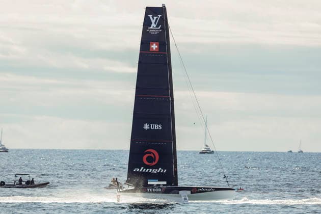 THE LOUIS VUITTON 38TH AMERICA™S CUP PRELIMINARY REGATTA, NAPLES Team Alinghi during the teams parade before the race on the first day of the preliminary regatta for the 38th Louis Vuitton America™s Cup in the Gulf of Naples, Campania, Italy, on September 25, 2026. The Naples preliminary regatta gives the competing teams their first opportunity to test their AC40 one-design yachts ahead of the 38th America™s Cup, which will be held in Naples in 2027. _BPH8831 Copyright: xAntonioxBalascox