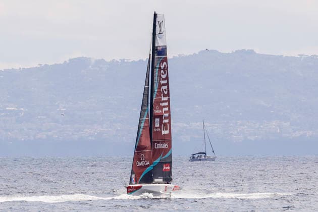 THE LOUIS VUITTON 38TH AMERICA™S CUP PRELIMINARY REGATTA, NAPLES Team Emirates New Zealand during the teams parade before the race on the first day of the preliminary regatta for the 38th Louis Vuitton America™s Cup in the Gulf of Naples, Campania, Italy, on September 25, 2026. The Naples preliminary regatta gives the competing teams their first opportunity to test their AC40 one-design yachts ahead of the 38th America™s Cup, which will be held in Naples in 2027. _BPH9254 Copyright: xAntonioxBalascox