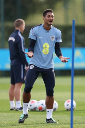 Training der englischen Nationalmannschaft am 25. September 2026, Enfield International Football – Training der englischen Nationalmannschaft – Jude Bellingham – Foto: Charlotte Wilson – Abseits – Enfield, Großbritannien  Copyright: xCharlottexWilsonx xOffsidexOffside