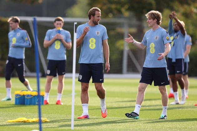 Training der englischen Nationalmannschaft am 25. September 2026, Enfield International Football – Training der englischen Nationalmannschaft mit Harry Kane und Anthony Gordon. Foto: Charlotte Wilson. Offside, Enfield, Großbritannien  Copyright: xCharlottexWilsonx xOffsidexOffside