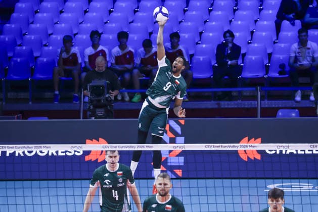 IPA88962637 - 9 Wilfredo Leon (Poland) serving during the semifinal of the CEV Enel EuroVolley 2026 match between Poland and Slovenia at the Unipol Forum in Milan, Italy, on September 25, 2026, during EuroVolley 2026 - Semifinal - Slovenia vs. Poland, CEV Men’s EuroVolley match in Assago (MI), Italy, September 25, 2026  Copyright: xValerioxOrigo IPAxSportx xx IPA88962637
