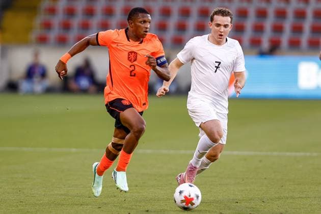 DEVENTER , 25-09-2026 , Stadium De Adelaarshorst , season 2026 2027 , EURO U-21 Qualification football . match between Netherlands U-21 and Norway U-21, Picture shows Netherlands U21, U 21 player Givairo Read vs Norway U21 player Edvin Austbo Netherlands U21 - Norway U21  x207556856x Copyright: