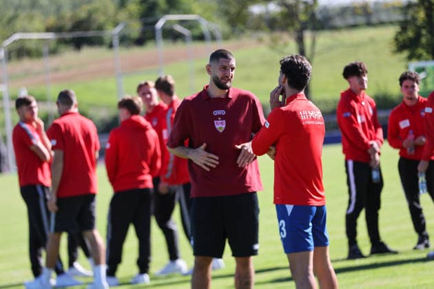 Julian Gaston Chabot, VfB Stuttgart, 24, before the game in Germany: VfB Stuttgart vs. 1 FC Heidenheim 1846, soccer, friendly match, 2026–2027 season, September 25, 2026 GER, VfB Stuttgart vs. 1 FC Heidenheim 1846, soccer, friendly match, 2026–2027 season, September 25, 2026 Beutelsbach Copyright: xEibner-Pressefoto SoerenxHerwegx EP_SHG