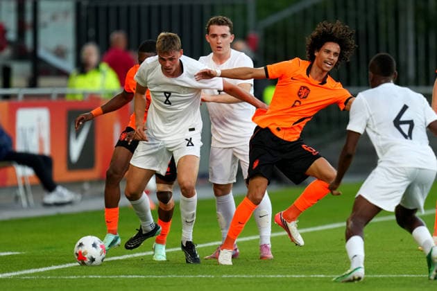 European Championship, EM, Europameisterschaft Qualifier: The Netherlands U21, U 21 v Norway U21 Deventer - Jens Hjerto Dahl of Norway U21, Gjivai Zechiel of The Netherlands U21 during matchday 10 of the 2026 2027 European Championship Qualifier. The match is set between The Netherlands U21 and Norway U21 at De Adelaarshorst on 25 September 2026 in Deventer, Netherlands. (Hero Images Yannick Verhoeven) Copyright: xYannickxVerhoevenx
