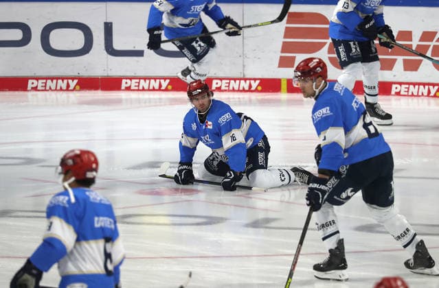 Warm-up: William Weber, Schwenninger Wild Wings, Ice Hockey, DEL, Penny DEL, Men, 2026–2027 Season: Grizzlys Wolfsburg vs. Schwenninger Wild Wings