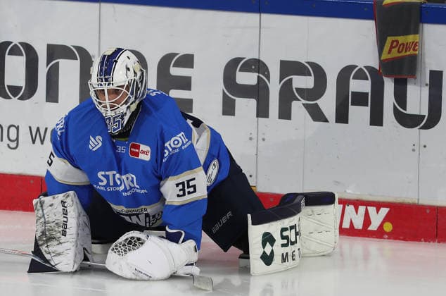 Warm-up: Simon Wolf, Schwenninger Wild Wings, Ice Hockey, DEL, Penny DEL, Men, 2026–2027 Season: Grizzlys Wolfsburg vs. Schwenninger Wild Wings