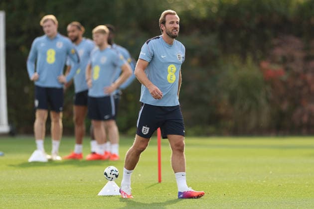 England MD-1 Training, Nations League Harry Kane smiles of England during the England MD-1 training session ahead of the 2026 27 UEFA Nations League Group A3 match vs Spain, Tottenham Hotspur Training Ground, Enfield, England on 25 September 2026 Credit: Tiego Grenho Every Second Media Editorial use only. All images are copyright Every Second Media Limited. No images may be reproduced without prior permission. Copyright: xIMAGO EveryxSecondxMediax ESM-2188-0037 TiegoxGrenhox xEveryxSecondxMediax