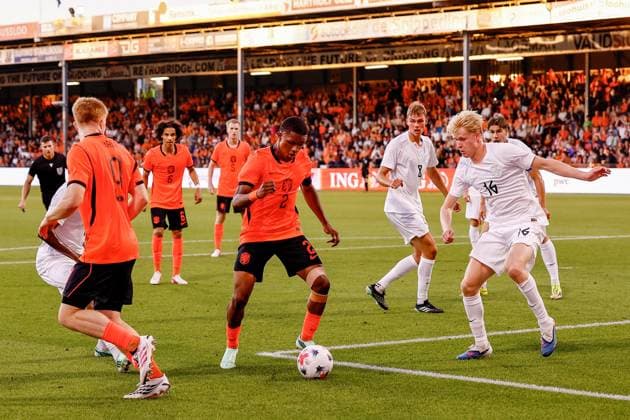DEVENTER , 25-09-2026 , Stadium De Adelaarshorst , season 2026 2027 , EURO U-21 Qualification football . match between Netherlands U-21 and Norway U-21, Picture shows Netherlands U21, U 21 player Givairo Read vs Norway U21 player Jakob Hansen Netherlands U21 - Norway U21  x207557812x Copyright: