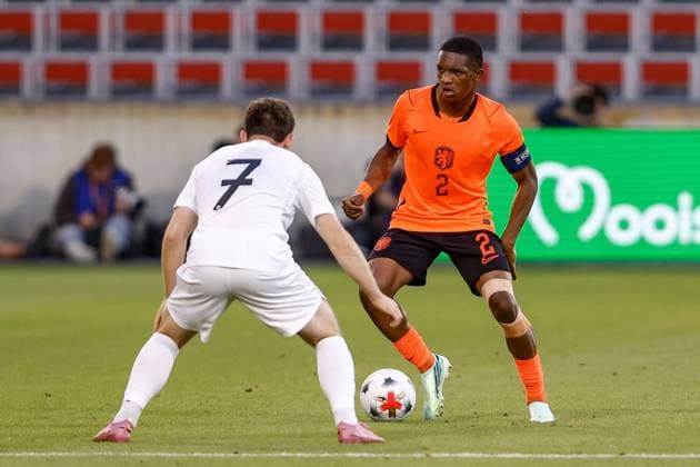 DEVENTER , 25-09-2026 , Stadium De Adelaarshorst , season 2026 2027 , EURO U-21 Qualification football . match between Netherlands U-21 and Norway U-21, Picture shows Netherlands U21, U 21 player Givairo Read vs Norway U21 player Edvin Austbo Netherlands U21 - Norway U21  x207557853x Copyright: