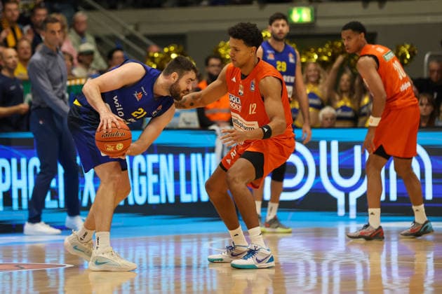 GER, Phoenix Hagen vs. Ratiopharm Ulm, Basketball, 1st Bundesliga, Matchday 2, 2026–2027 Season, September 25, 2026,Tim Uhlemann (Phoenix Hagen) and Michael Rataj (Ratiopharm Ulm), GER, Phoenix Hagen vs. Ratiopharm Ulm, Basketball, 1st Bundesliga, Matchday 2, 2026–2027 Season, September 25, 2026, Hagen Copyright: xEibner-Pressefoto JavadxMohammadpourx EP_JMR