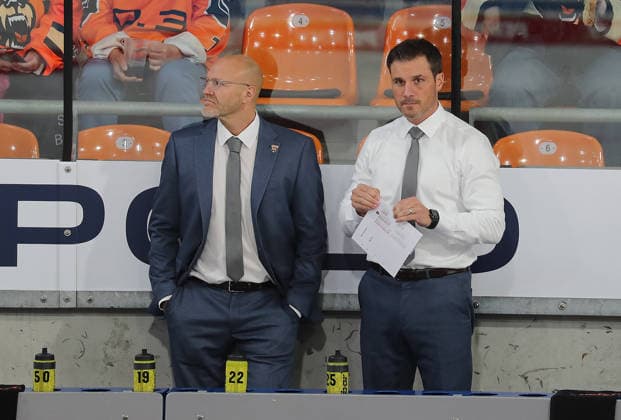 Assistant coach Tylor Dietrich, right: Ice hockey, DEL, Penny DEL, Men s, 2026–2027 season: Grizzlys Wolfsburg vs. Schwenninger Wild Wings