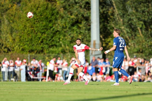 Julian Gaston Chabot, VfB Stuttgart, 24, with a cross, GER, VfB Stuttgart vs. 1 FC Heidenheim 1846, soccer, friendly match, 2026–2027 season, September 25, 2026, GER, VfB Stuttgart vs. 1 FC Heidenheim 1846, soccer, friendly match, 2026–2027 season, September 25, 2026, Beutelsbach Copyright: xEibner-Pressefoto SoerenxHerwegx EP_SHG