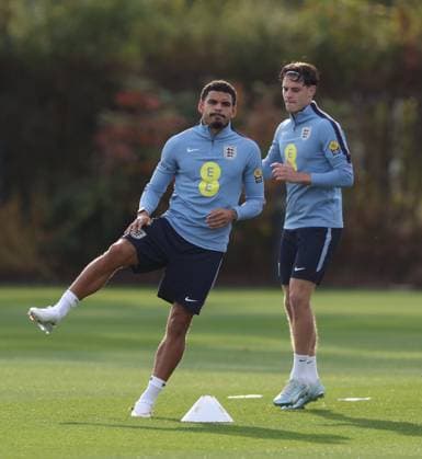 UEFA Nations League - England Training Session LONDON, ENGLAND, SEPTEMBER 25: Morgan Gibbs-White & Alex Scott of England national team, Nationalteam during The England training session at Tottenham Hotspur Training Ground, London on September 25 ahead of The UEFA Nations League Group Stage match in Group C3 between England v Spain at Wembley Stadium, London, England, on September 25. (Photo by Daniel Weir) London Tottenham Hotspur Training Ground England Copyright: xDanielxWeir SportsxPressxPhotox Sportspressphoto_SPR239313