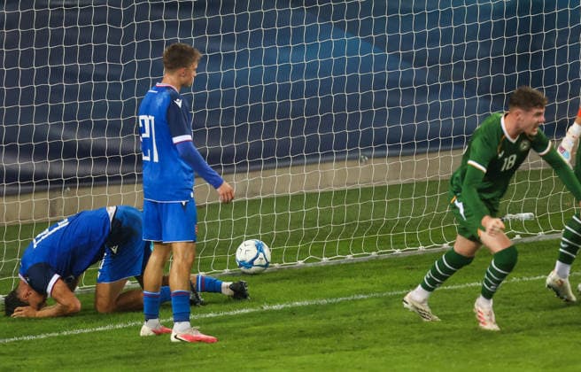 2027 UEFA Under 21 European Qualifier, Kosicka Futbalova Arena, Kosice, Slovakia 25 9 2026 Slovakia vs Republic of Ireland Slovakia™s Jakub Pira is unable to stop Ireland™s Sean Grehan scoring their second goal from a header Jakub Pira is unable to stop Sean Grehan scoring their second goal from a header 25 9 2026  Copyright: xAleksandarxDjorovicx AS4A3281