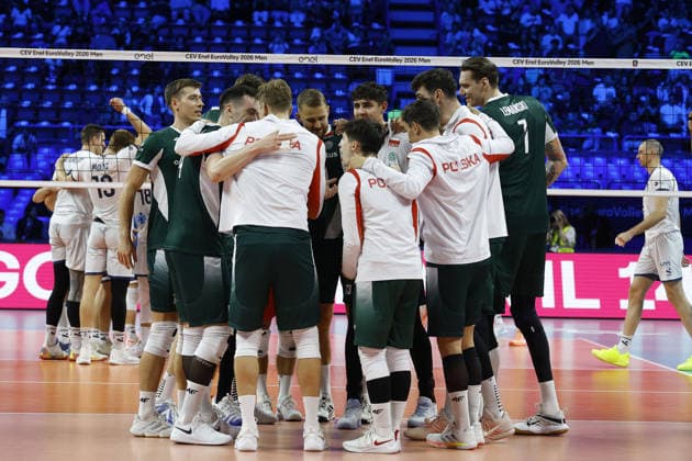 VOLLEYBALL - CEV Men s Eurovolley - Eurovolley 2026 - Semifinal - Slovenia vs. Poland Photo by IPA ABACAPRESS.COM88964805 - Team Poland celebrates after scoring during the CEV Enel EuroVolley 2026 semifinal match between Slovenia and Poland at the Unipol Forum on September 25, 2026, in Milan, Italy. Assago (MI) Italy  Copyright: xIPAxSport ABACAx