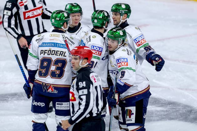 September 25, 2026, Ice hockey, DEL, Kölner Haie vs. Eisbären Berlin, Matchday 3, 2026–27 season, Lanxess Arena, Cologne; Celebrations after the 1–0 goal scored by Ty Ronning; Eisbären Berlin 09, North Rhine-Westphalia, Germany