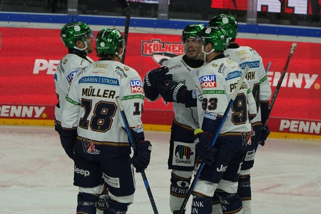 Cologne, DEL, 2026–2027 Season, Kölner Haie vs. Eisbären Berlin, September 25, 2026, Lanxess Arena, Cologne; Eisbären Berlin celebrate