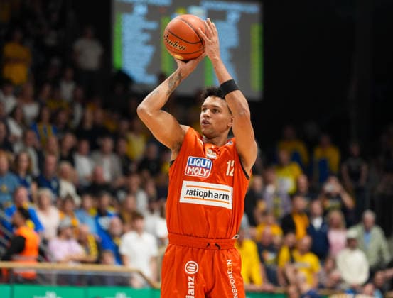 Michael Rataj of Ratiopharm Ulm, No. 12, shoots for the basket (GER), Phoenix Hagen vs. Ratiopharm Ulm, easyCredit BBL, Matchday 2, 2026–27 season, Krollmann Arena, Hagen, September 25, 2026 Photo by HMB Media Scott W. Coleman Copyright: HMBxMedia xScottxW.xColeman