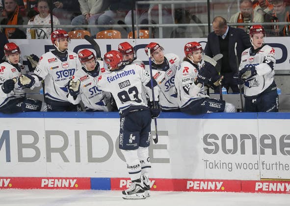 0 1 Celebration Sebastian Uvira Schwenninger Wild Wings Ice Hockey, DEL, Penny DEL, Men, 2026–2027 Season: Grizzlys Wolfsburg vs. Schwenninger Wild Wings