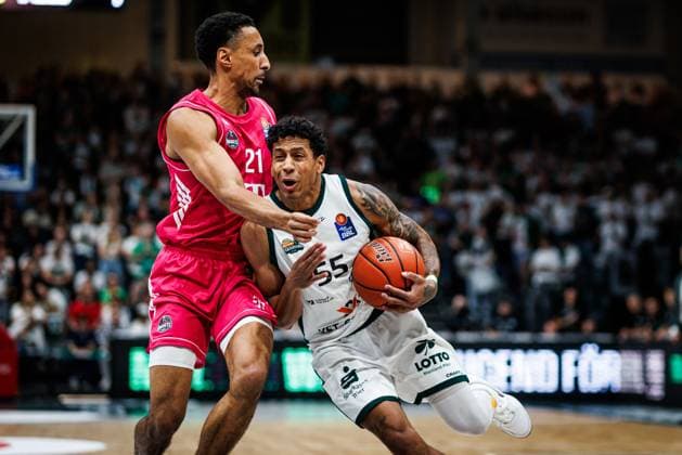 Eli Brooks of the Gladiators Trier goes head-to-head with Joel Aminu of the Telekom Baskets Bonn; Action: Vet Concept Gladiators Trier vs. Telekom Baskets Bonn, Basketball, easyCredit BBL, Matchday 2, 2026–2027 Season, September 25, 2026 Vet Concept Gladiators Trier vs. Telekom Baskets Bonn, Basketball, easyCredit BBL, Matchday 2, 2026–2027 Season, September 25, 2026 Copyright: xEibnerxPressefotox EP_ANS