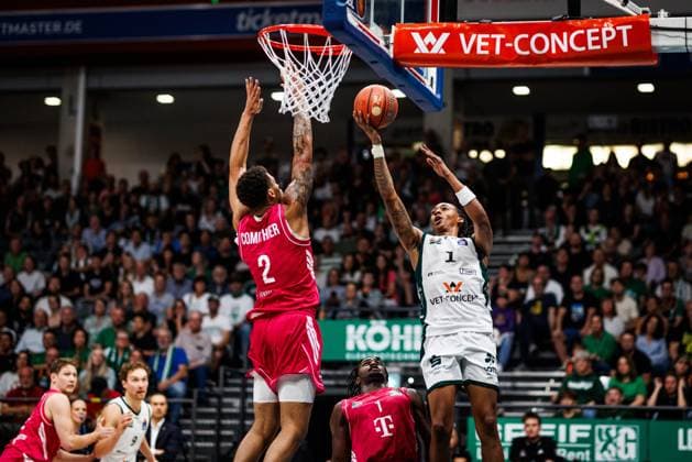 Austin Crowley of the Gladiators Trier goes head-to-head with Alijah Comithier of the Telekom Baskets Bonn, Action: Vet Concept Gladiators Trier vs. Telekom Baskets Bonn, Basketball, easyCredit BBL, Matchday 2, 2026–2027 Season, September 25, 2026, Vet Concept Gladiators Trier vs. Telekom Baskets Bonn, Basketball, easyCredit BBL, Matchday 2, 2026–2027 season, September 25, 2026 Copyright: xEibnerxPressefotox EP_ANS