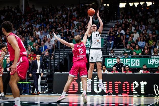 Marten Linssen of the Gladiators Trier goes head-to-head with Melvin Jostmann of the Telekom Baskets Bonn, Action: Vet Concept Gladiators Trier vs. Telekom Baskets Bonn, Basketball, easyCredit BBL, Matchday 2, 2026–2027 Season, September 25, 2026, Vet Concept Gladiators Trier vs. Telekom Baskets Bonn, Basketball, easyCredit BBL, Matchday 2, 2026–2027 season, September 25, 2026 Copyright: xEibnerxPressefotox EP_ANS