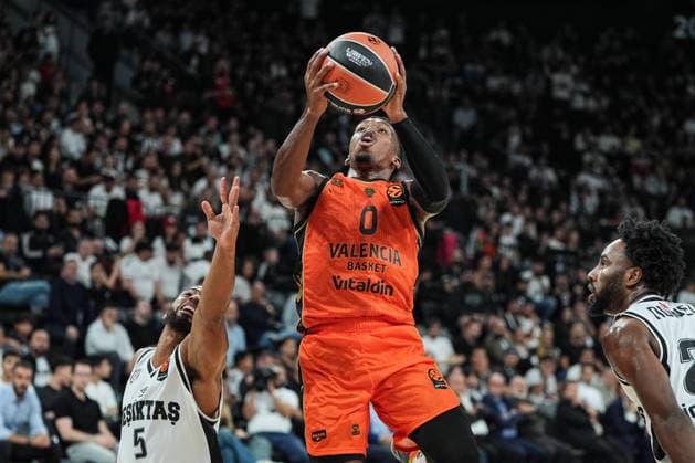 Besiktas v Valencia Basket - EuroLeague ISTANBUL, TURKIYE - SEPTEMBER 25: David DeJulius (5) of Besiktas competes against TJ Shorts (0) of Valencia Basket during the EuroLeague Regular Season Round 1 match between Besiktas and Valencia Basket at the Turkcell Basketball Development Center in Istanbul, Turkiye, on September 25, 2026. Cemal Yurttas Anadolu Istanbul Turkey. Editorial use only. Please get in touch for any other usage.  Copyright: x2026xAnadoluxCemalxYurttasx