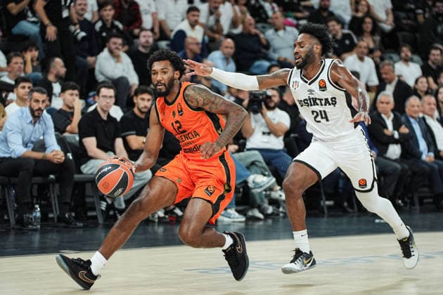 Besiktas v Valencia Basket - EuroLeague ISTANBUL, TURKIYE - SEPTEMBER 25: Jaylen Nowell (24) of Besiktas competes against Armoni Brooks (12) of Valencia Basket during the EuroLeague Regular Season Round 1 match between Besiktas and Valencia Basket at the Turkcell Basketball Development Center in Istanbul, Turkiye, on September 25, 2026. Cemal Yurttas Anadolu Istanbul Turkey. Editorial use only. Please get in touch for any other usage.  Copyright: x2026xAnadoluxCemalxYurttasx