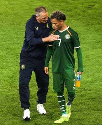 2027 UEFA Under 21 European Qualifier, Kosicka Futbalova Arena, Kosice, Slovakia 25 9 2026 Slovakia vs Republic of Ireland Ireland manager Jim Crawford celebrates winning with Trent Kone-Doherty Jim Crawford celebrates winning with Trent Kone-Doherty 25 9 2026  Copyright: xAleksandarxDjorovicx AS4A3724