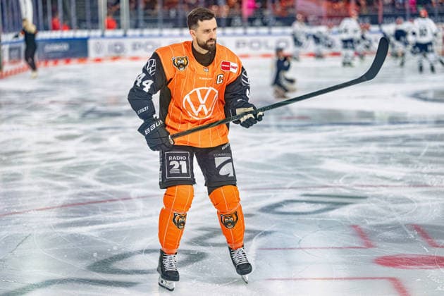 Julian Melchiori No. 44, Grizzlys Wolfsburg (GER), Grizzlys Wolfsburg vs. Schwenninger Wild Wings, Ice Hockey, Penny DEL, Week 3, 2026–27 Season, September 25, 2026 (GER), Grizzlys Wolfsburg vs. Schwenninger Wild Wings, ice hockey, Penny DEL, Week 3, 2026–27 season, September 25, 2026, Wolfsburg Copyright: xEibner-Pressefoto DanielxREINELTx EP_DRT