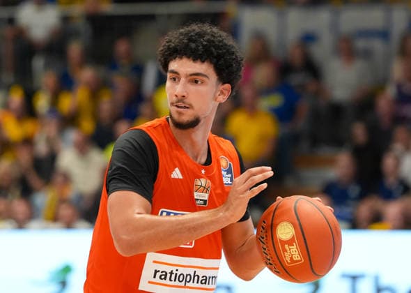 Adam Atamna, Ratiopharm Ulm, 0 on the ball (GER), Phoenix Hagen vs. Ratiopharm Ulm, easyCredit BBL, Matchday 2, 2026–27 season, Krollmann Arena, Hagen, September 25, 2026. Photo by HMB Media, Scott W. Coleman Copyright: HMBxMedia xScottxW.xColeman