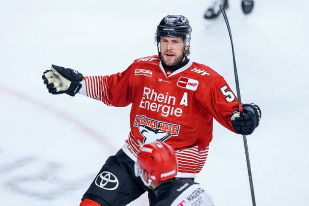 September 25, 2026, Hockey, DEL, Kölner Haie vs. Eisbären Berlin, Matchday 3, 2026–27 season, Lanxess Arena, Cologne. Celebrations after the goal that tied the game at 2–2, scored by Brady Austin of the Kölner Haie. 57, North Rhine-Westphalia, Germany