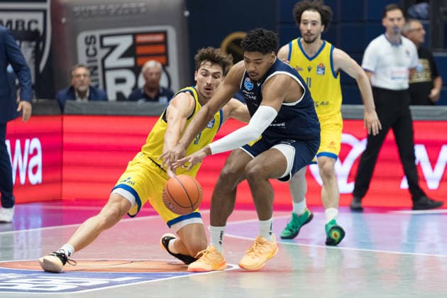 Kristofer Krause Jena, 36, Kostja Mushidi MBC, 10, Syntainics MBC vs. Science City Jena, BBL, Men s Basketball, 1st Bundesliga, Matchday 2, 2026–27 Season, September 25, 2026, Weißenfels Stadthalle, Saxony-Anhalt, Germany