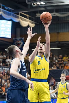 Kresimir Nikic MBC 9, Tanner Stuckman Jena, 24, Syntainics MBC vs. Science City Jena, BBL, Men s Basketball, 1st Bundesliga, Matchday 2, 2026–27 Season, September 25, 2026, Weißenfels Stadthalle, Saxony-Anhalt, Germany