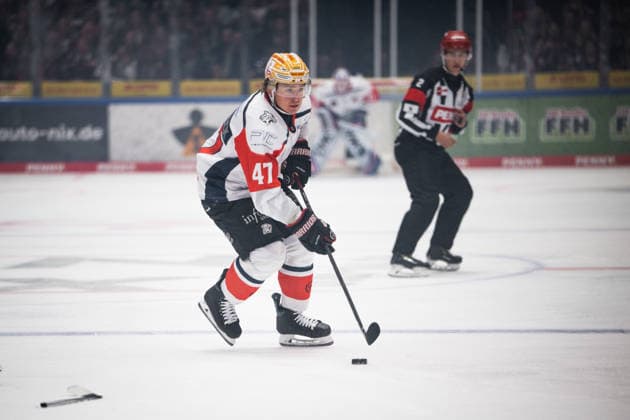 Owen Headrick, Nuremberg Ice Tigers, 47 GER, Löwen Frankfurt vs. Nuremberg Ice Tigers, ice hockey, Penny DEL, Matchday 3, 2026–2027 season, September 25, 2026 Eibner Press Photo Attila Ziga GER, Löwen Frankfurt vs. Nuremberg Ice Tigers, Ice Hockey, Penny DEL, Matchday 3, 2026–2027 Season, September 25, 2026 Frankfurt Copyright: xEibner-Pressefotox EP_AZA