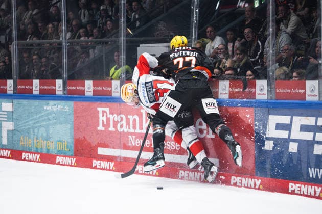 Daniel Pfaffengut, Loewen Frankfurt, 77 GER, Loewen Frankfurt vs. Nuremberg Ice Tigers, Ice Hockey, Penny DEL, Matchday 3, 2026–2027 Season, September 25, 2026 Eibner Press Photo Attila Ziga GER, Loewen Frankfurt vs. Nuremberg Ice Tigers, Ice Hockey, Penny DEL, Matchday 3, 2026–2027 Season, September 25, 2026 Frankfurt Copyright: xEibner-Pressefotox EP_AZA