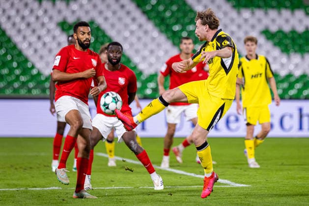 L R Jesse Tugbenyo (TSV Havelse, 33) in a tackle with Jannik Mause (SC Fortuna Koeln, 37) GER, TSV Havelse vs. SC Fortuna Koeln, Soccer, 3rd League, Matchday 7, 2026–2027 season, September 25, 2026 DFL regulations prohibit any use of photographs as image sequences and or quasi-video GER, TSV Havelse vs. SC Fortuna Cologne, soccer, 3rd Division, Matchday 7, 2026–2027 season, September 25, 2026, Hanover Copyright: xEibner-Pressefoto JanxRollingerx EP_JSK